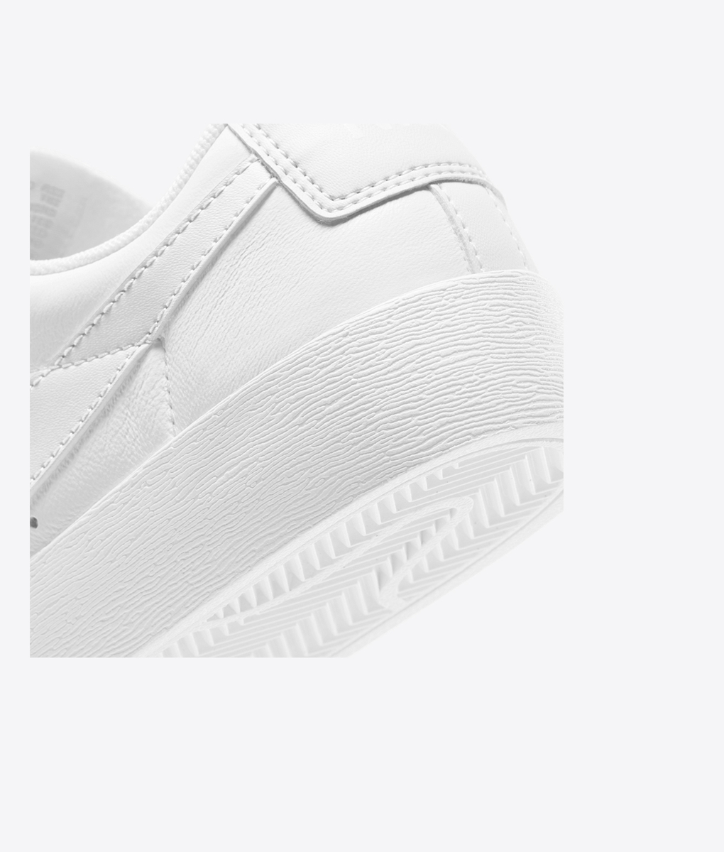 nike w blazer low le white