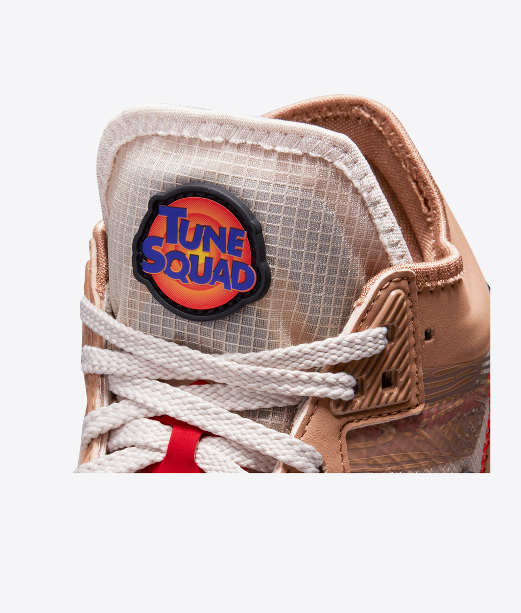 are lebron 18 low true to size