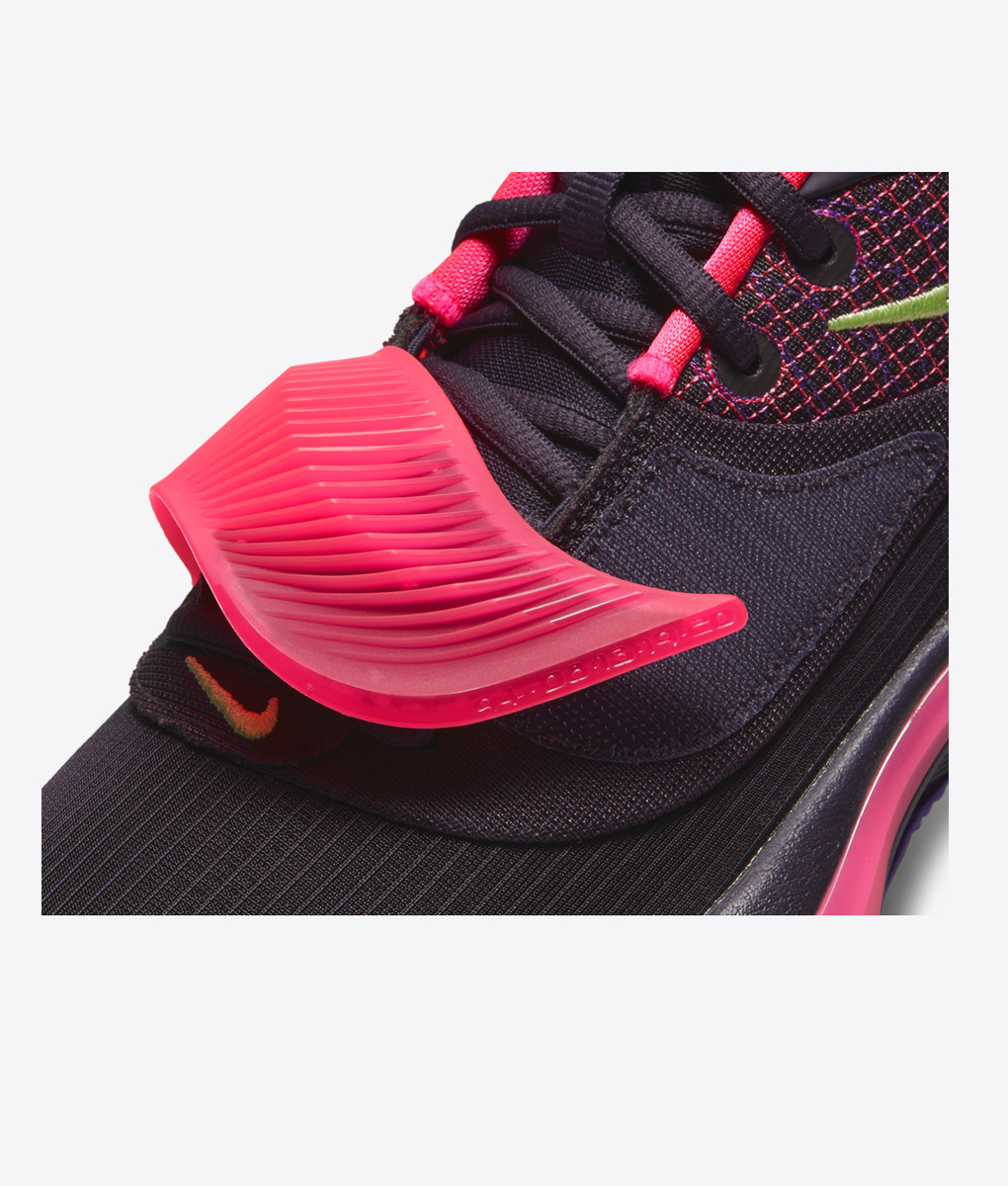 nike freak 3 pink