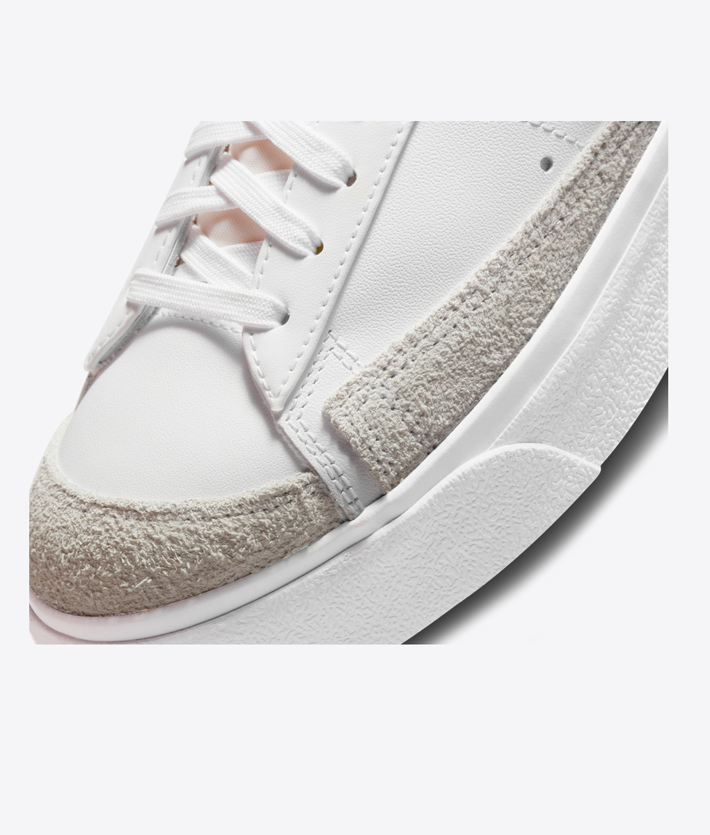 Nike - W Blazer Low Platform - VegNonVeg