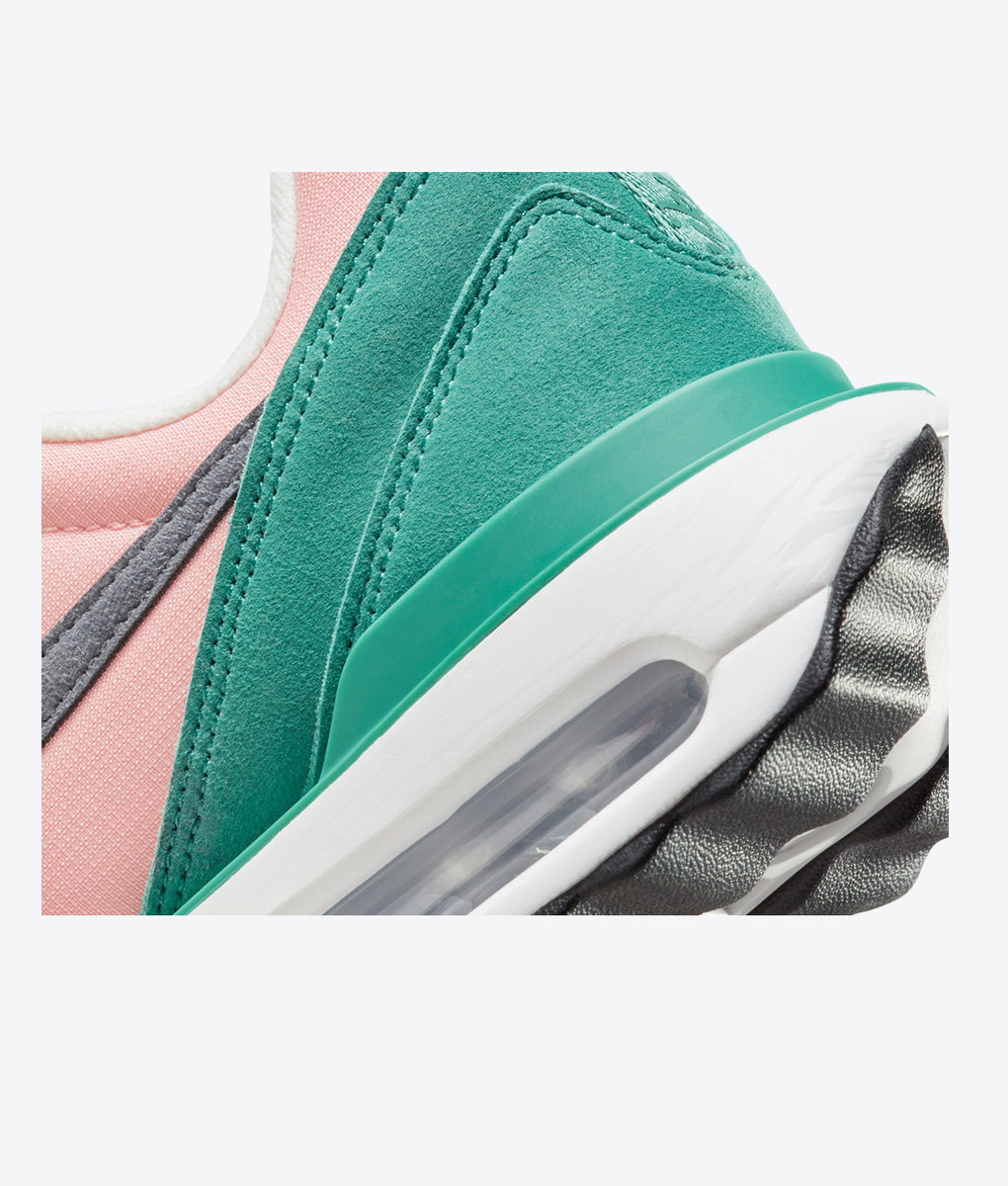 Nike - Wmns Air Max Dawn - VegNonVeg