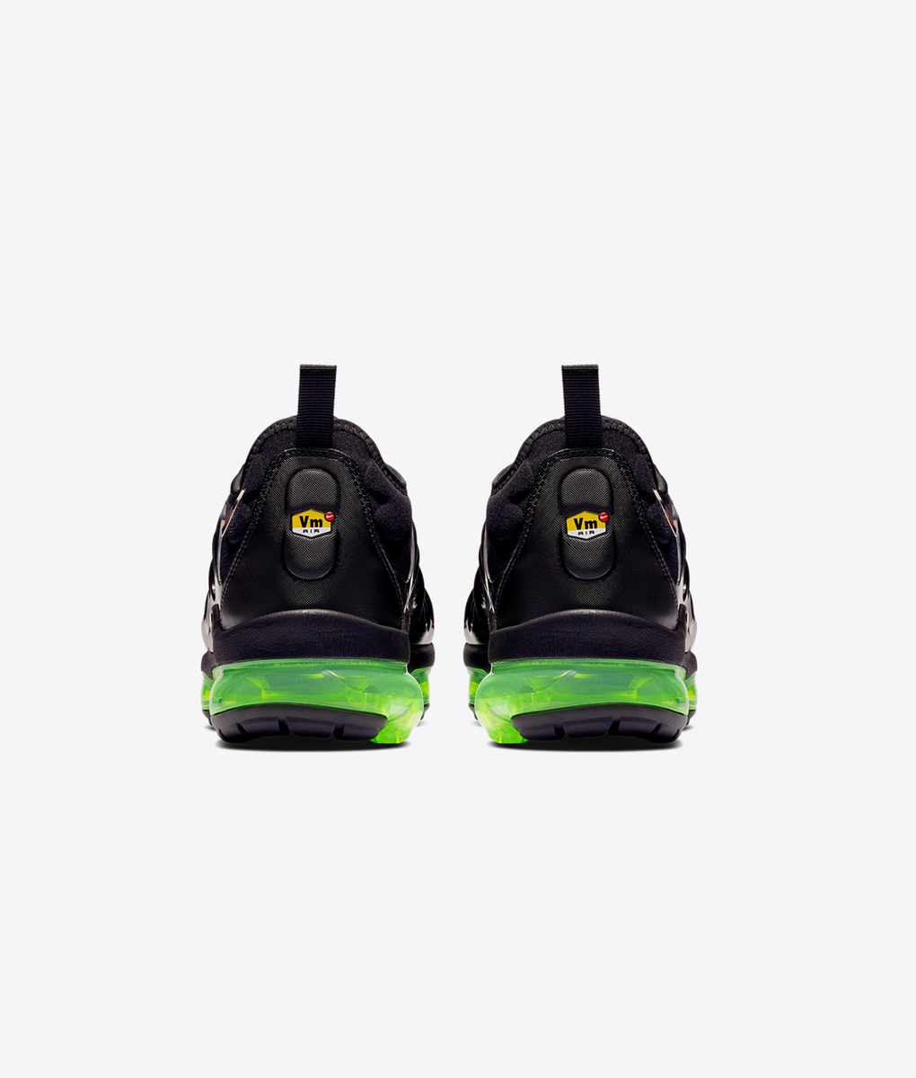 nike air vapormax plus black volt sole