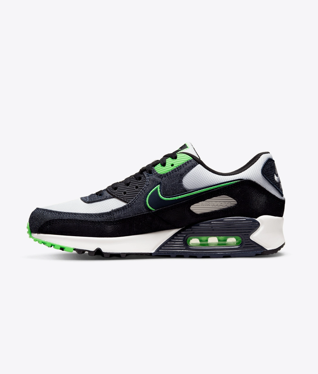 black and white nike air trainers