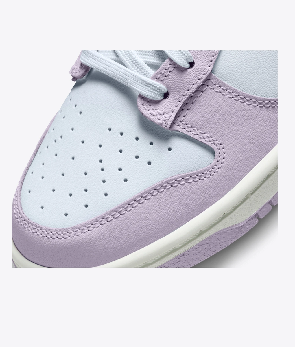 NIKE★WMNS DUNK LOW★FOOTBALL GREY/ATMOSPHERE/DOLL NIKE W DUNK LOW FOOTBALL GREY/ATMOSPHERE-DOLL（ナイキ