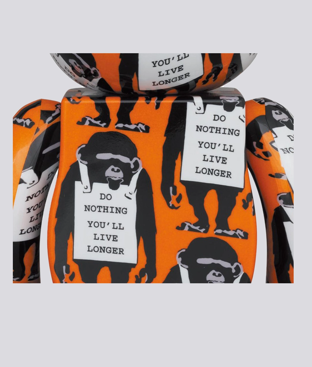 Medicom: Bearbrick 100% + 400% Banksy- Monkey Sign Medicom: Bearbrick 100% + 400% Banksy- Monkey Sign
