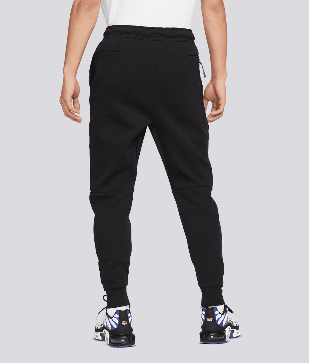 Nike - As M Nsw Tch Flc Jggr - VegNonVeg