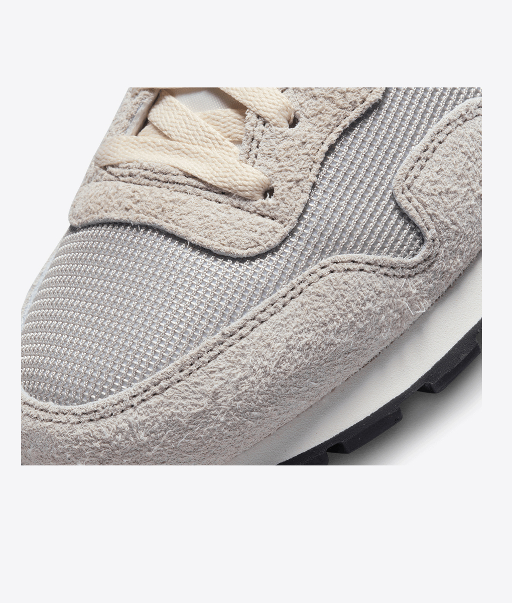 nike air pegasus 83 women's