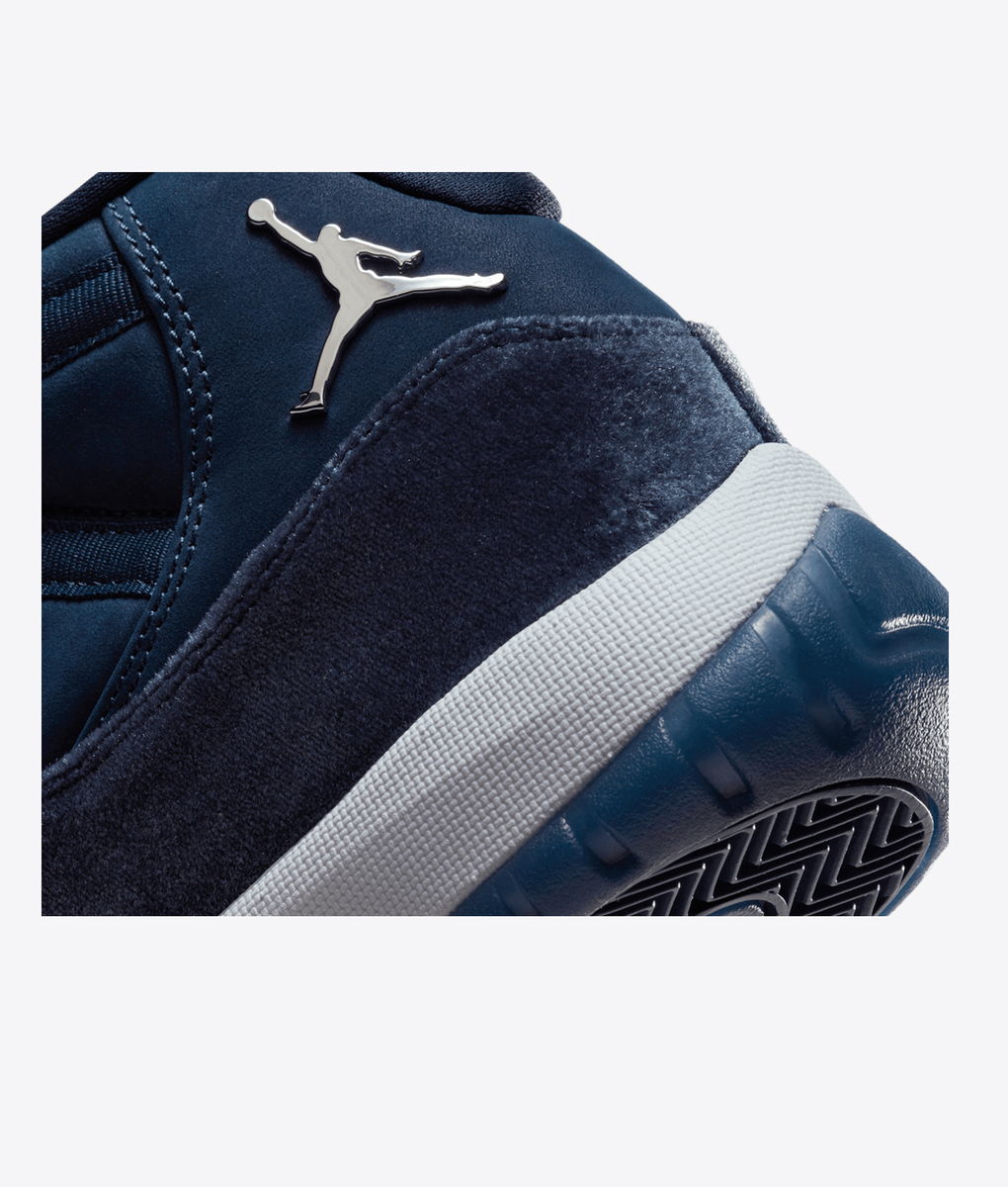 NIKE★WMNS AIR JORDAN 11 MIDNIGHT NAVY/LLIC SILVER/WHITE AR0715-441 Nike Air Jordan 11 Retro Midnight Navy Metallic