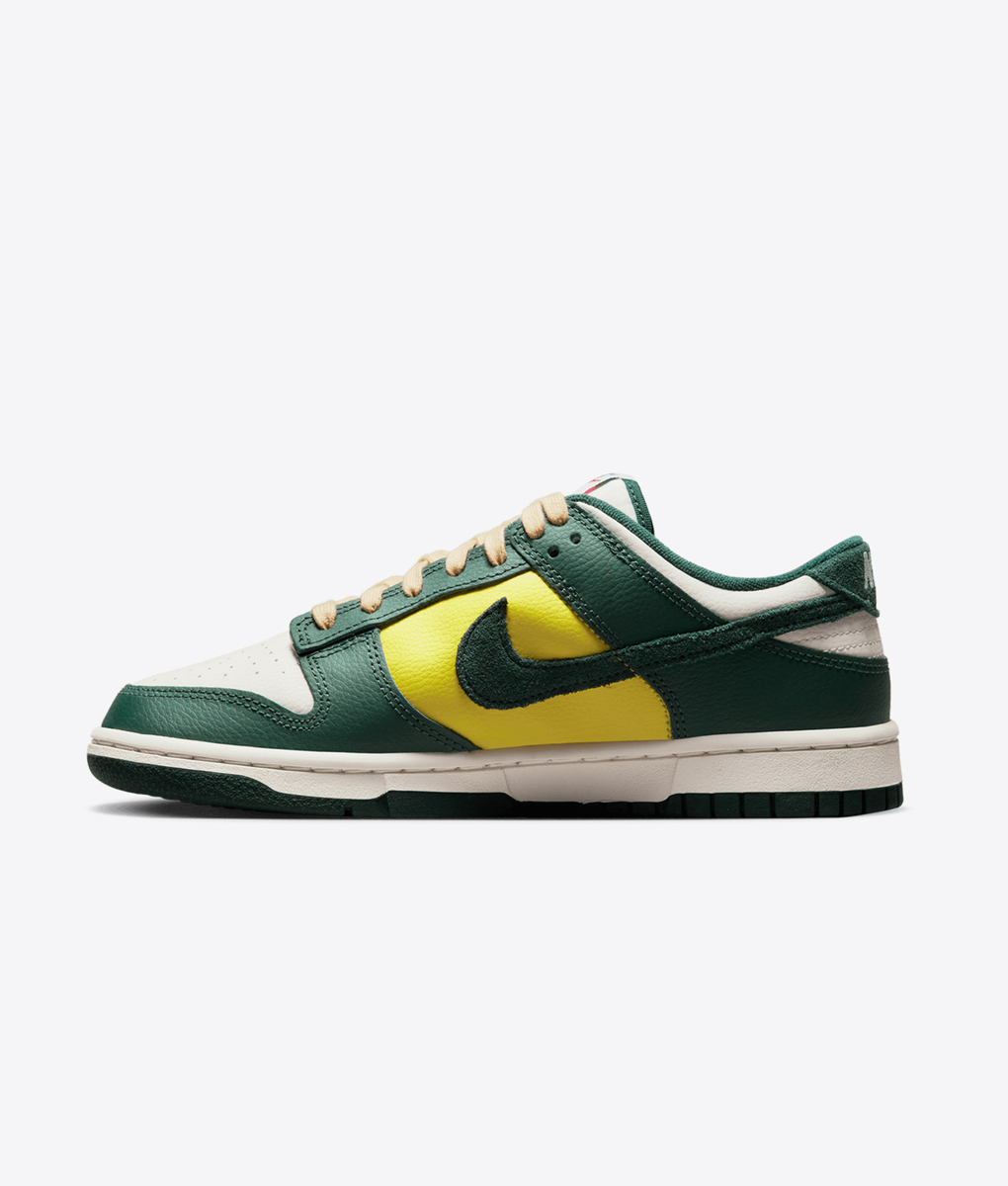 Nike - W Dunk Low Se - VegNonVeg