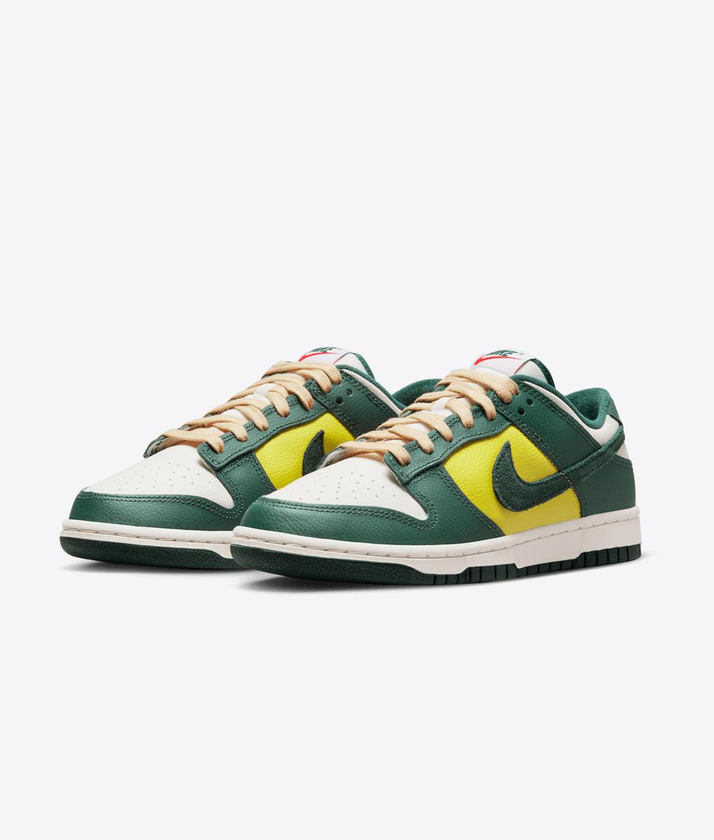 Nike - W Dunk Low Se - VegNonVeg
