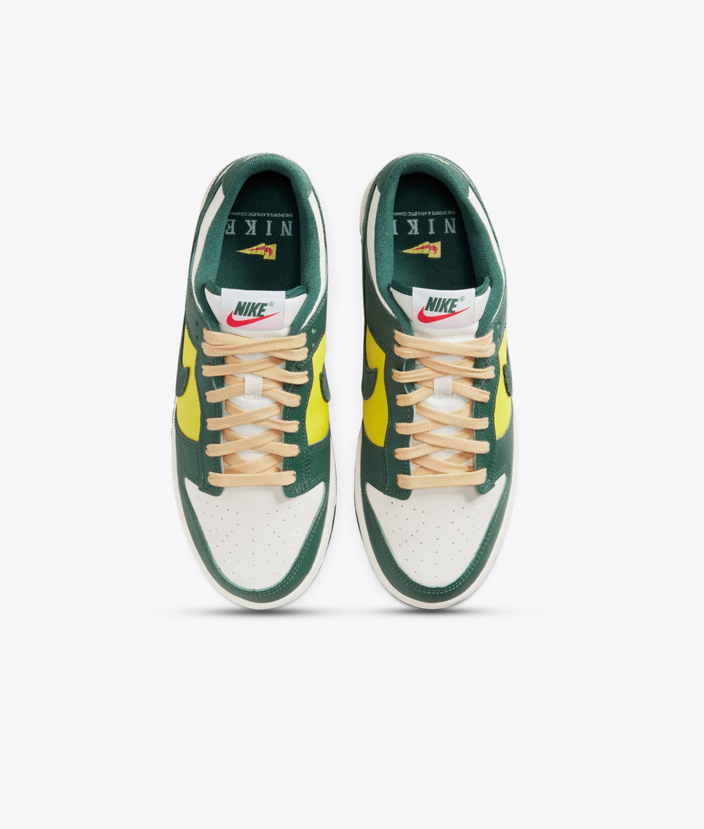 Nike - W Dunk Low Se - VegNonVeg