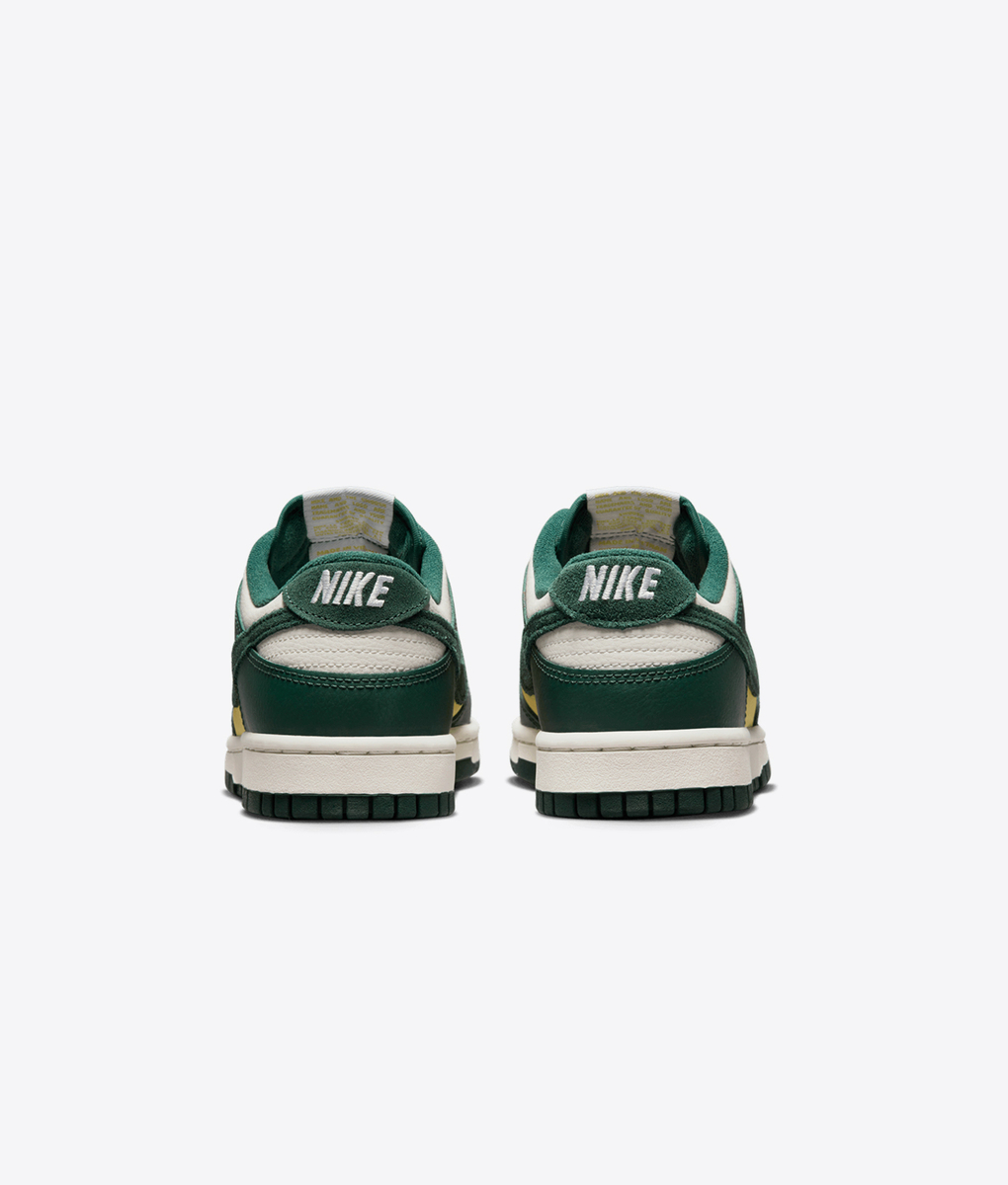 Nike - W Dunk Low Se - VegNonVeg