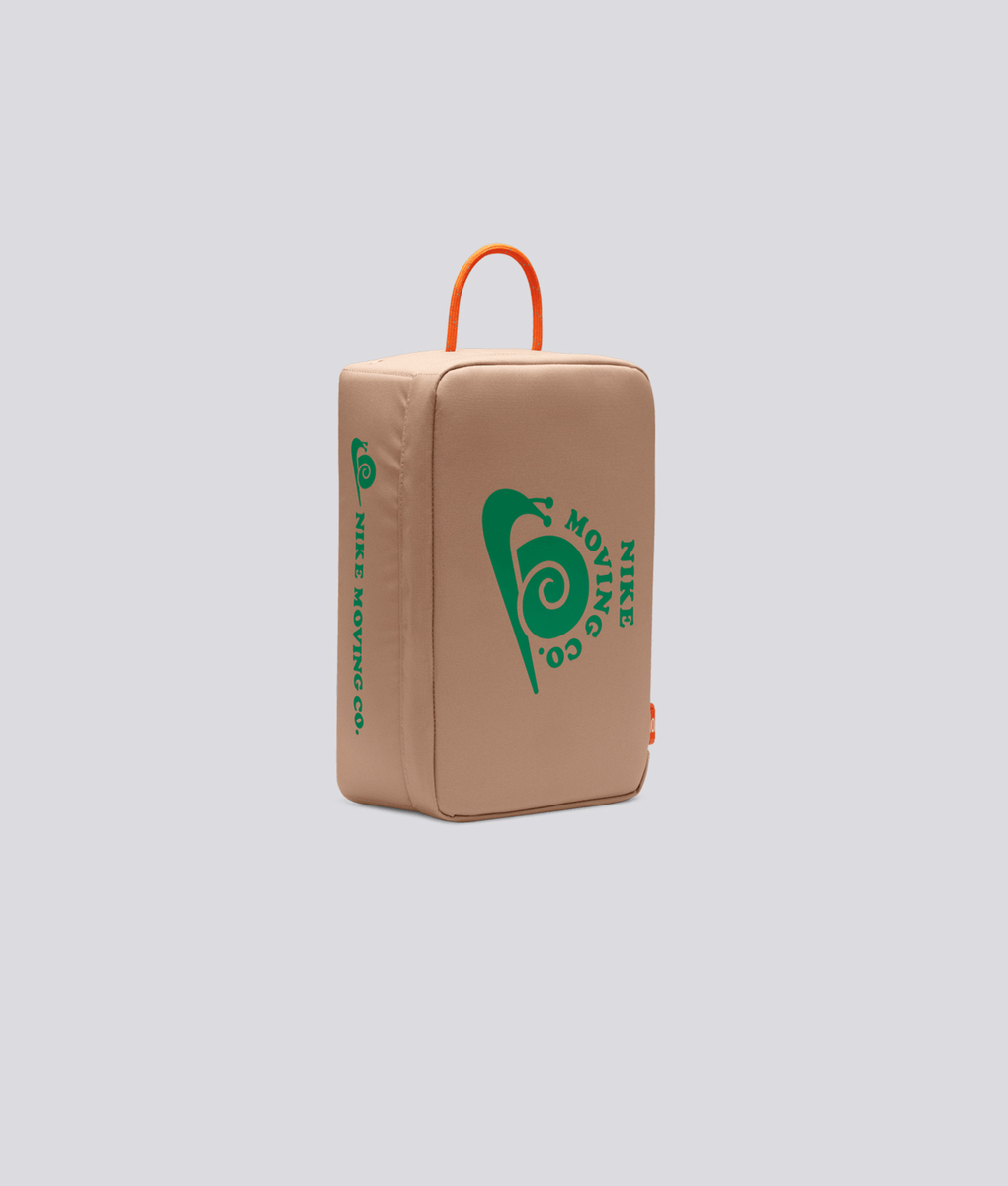 レア 新品】NIKE MOVING CO シューズケース Nike - Nk Shoe Box Bag - Mov Co - VegNonVeg