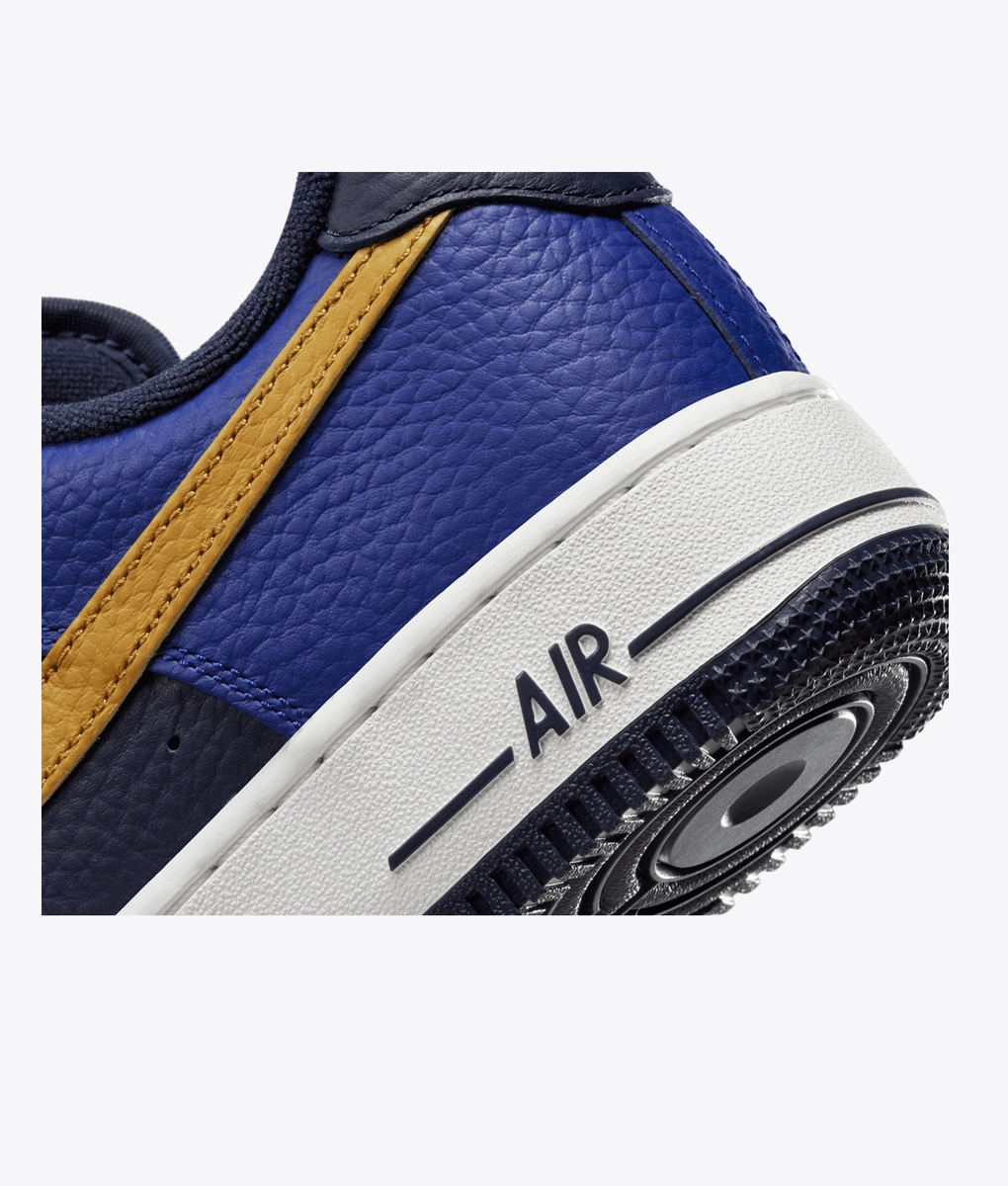Nike - Wmns Air Force 1 '07 Lx - VegNonVeg