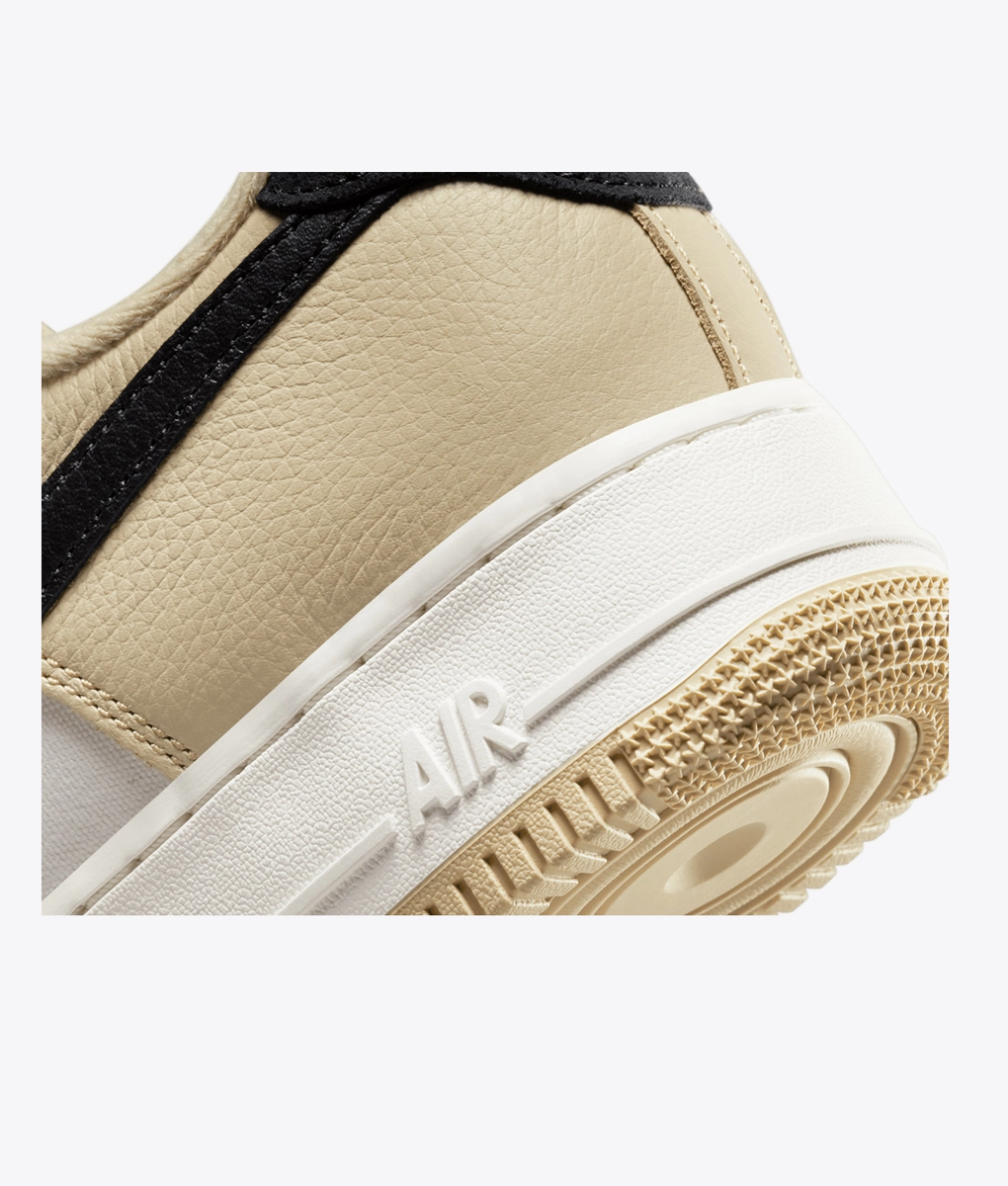 Nike - Air Force 1 '07 Lx - VegNonVeg