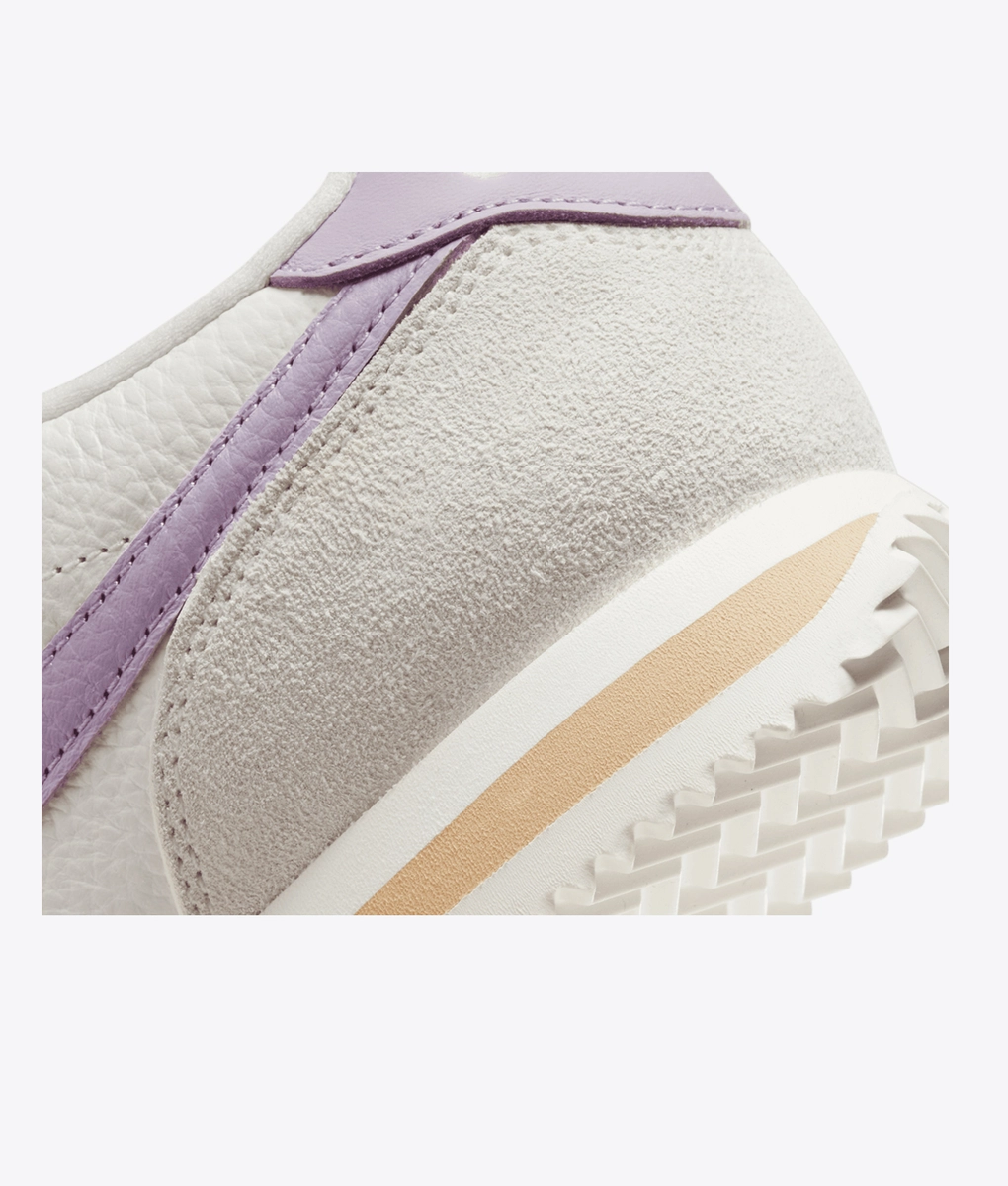 nike cortez club gold