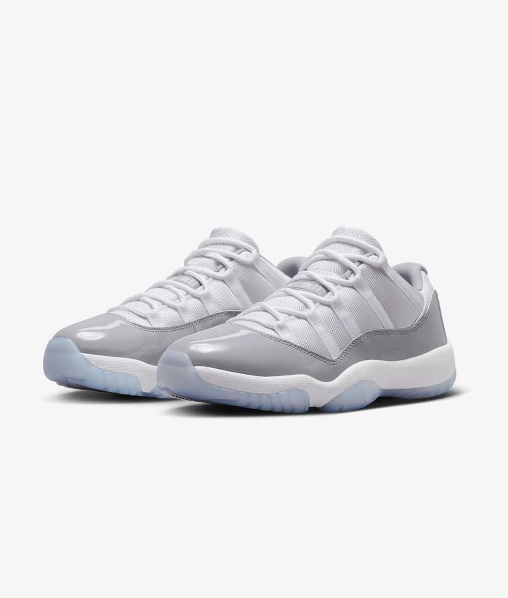 Jordan Elevate your sneaker game with the trendy NIKE AIR JORDAN