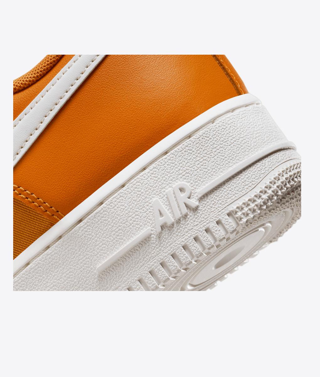 Nike - Elevate your sneaker game with the trendy NIKE AIR