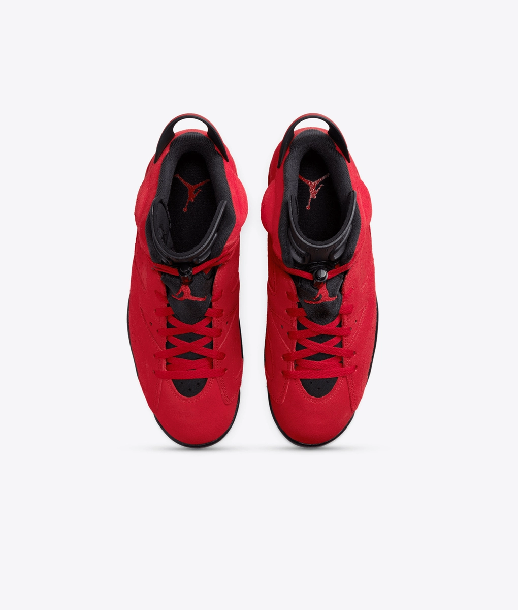 Jordan - Elevate your sneaker game with the trendy NIKE AIR JORDAN 