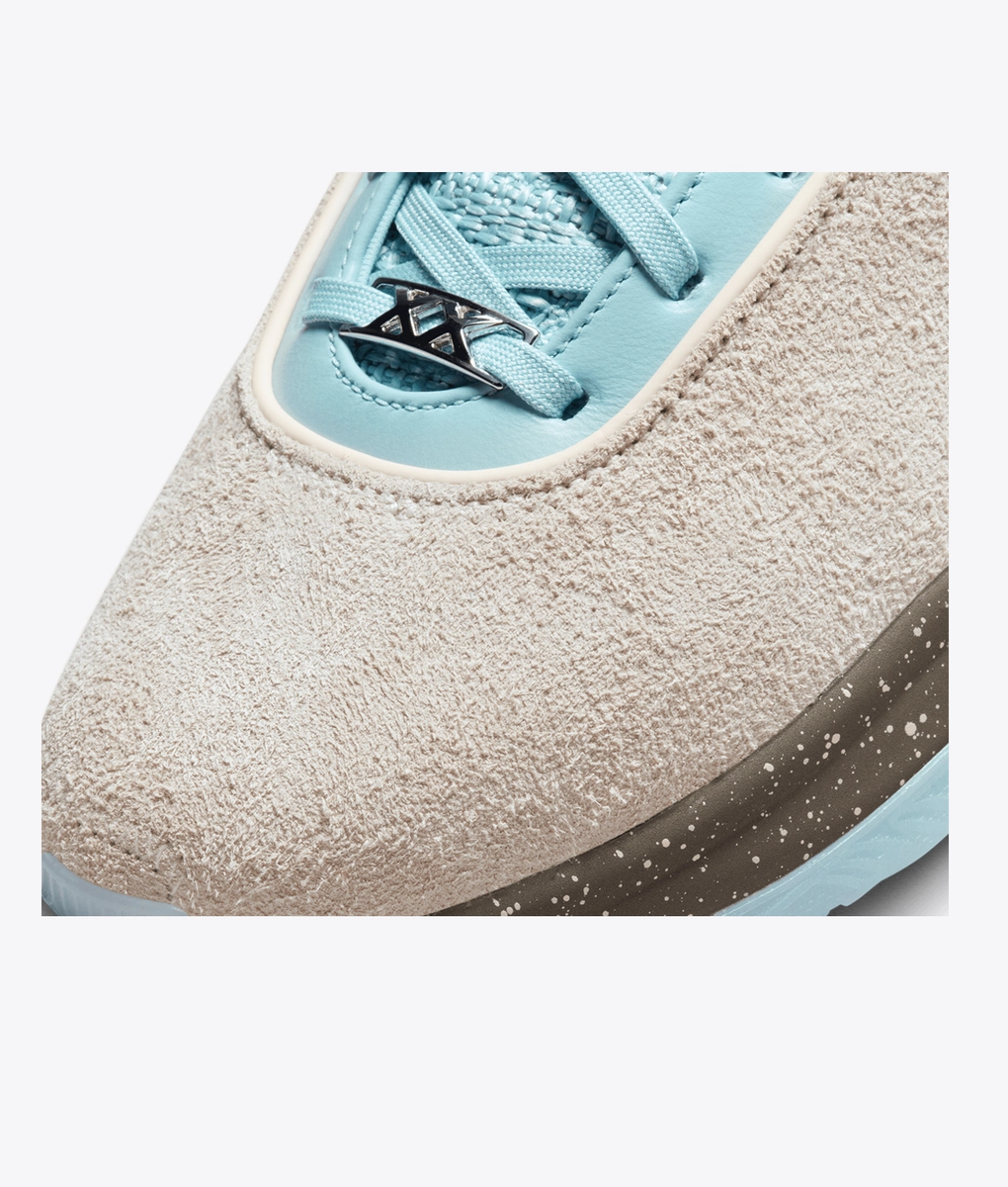 Nike Lebron XX EP White / Metallic Gold - Nov 2022