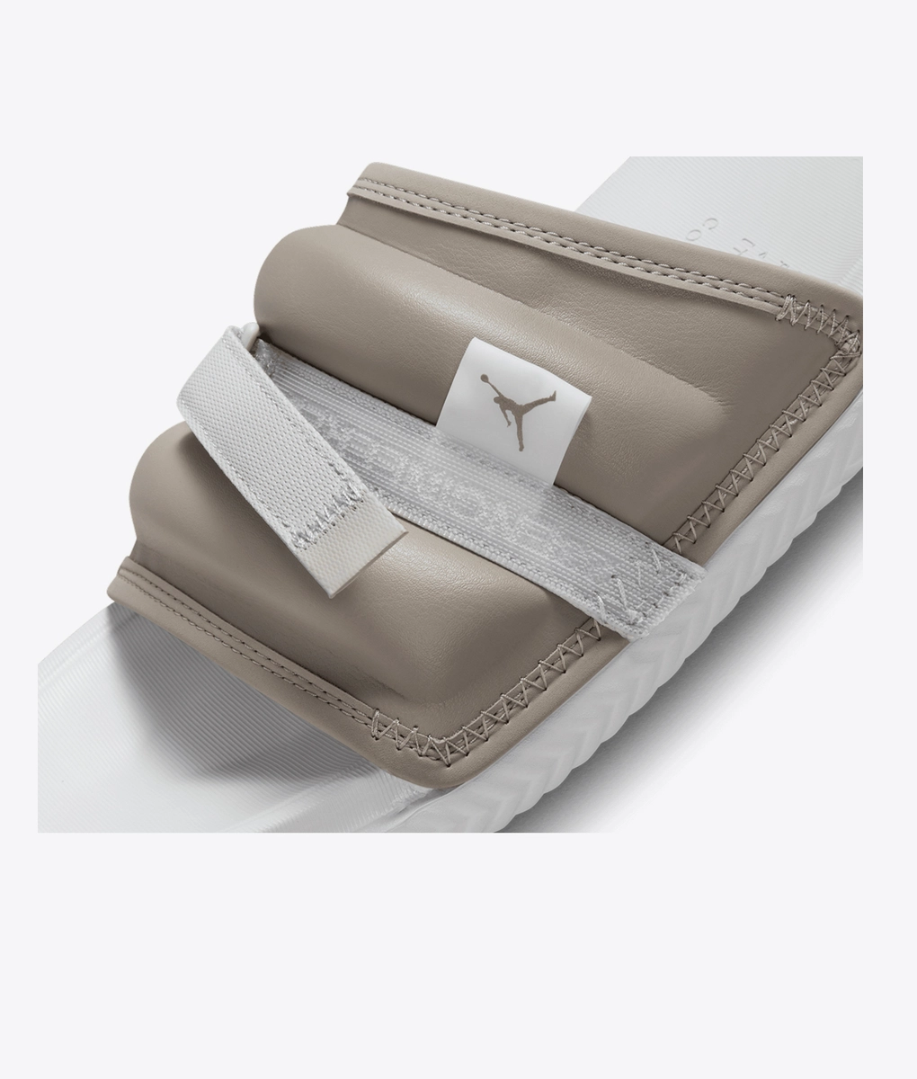 【242】NIKE JORDAN SUPER PLAY SLIDE 新品　タグ付 Jordan - Jordan Super Play Slide - VegNonVeg