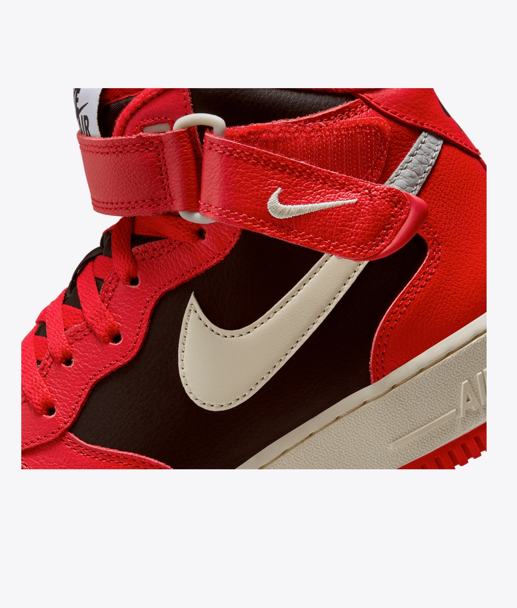 Nike - Elevate your sneaker game with the trendy NIKE AIR