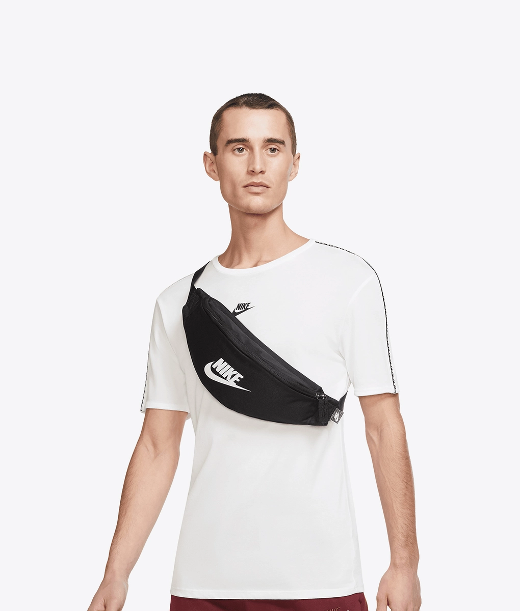 nike sportswear heritage fanny pack