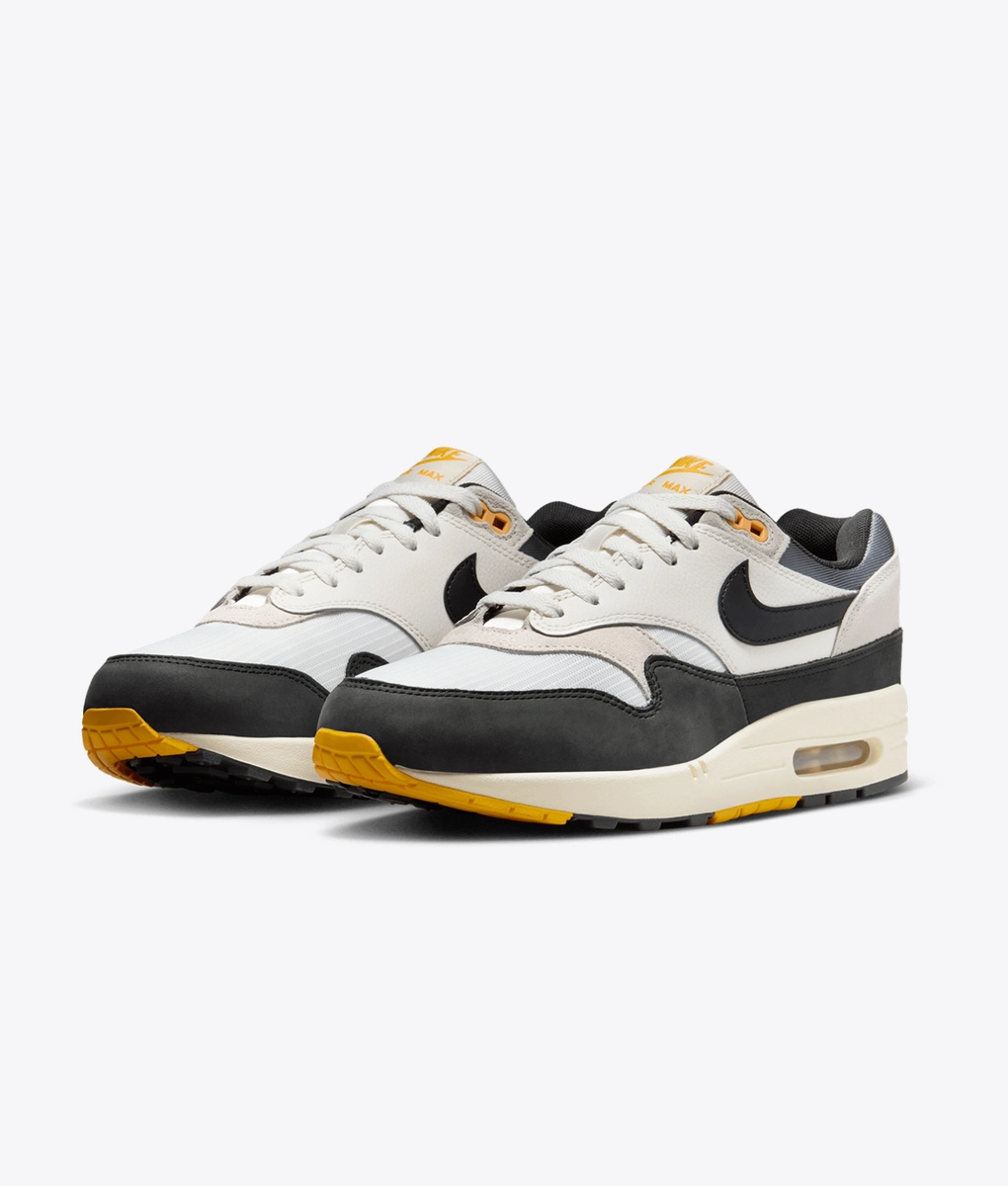 air max 1 black and gold