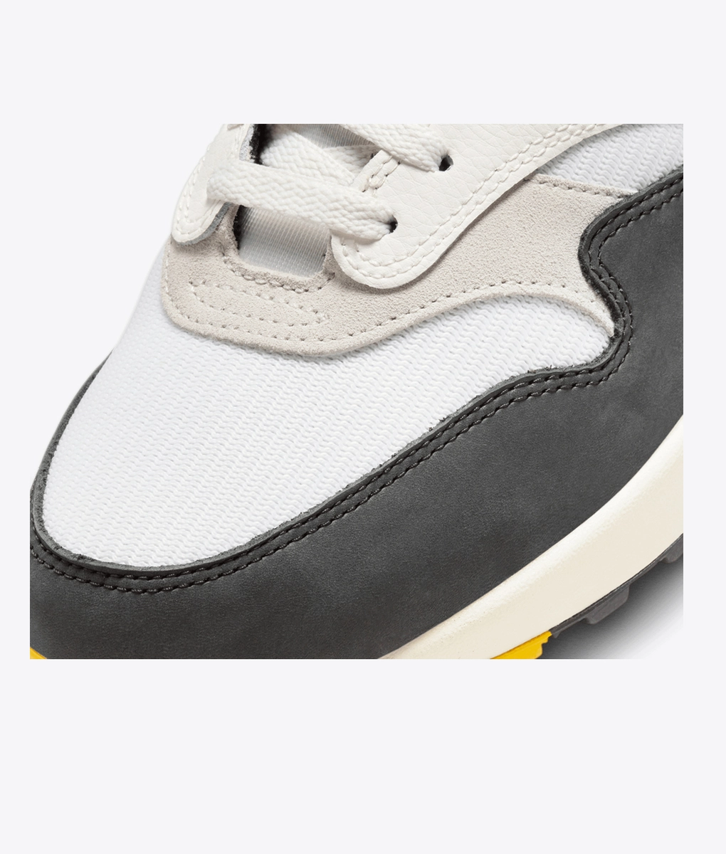 air max 1 black light bone white