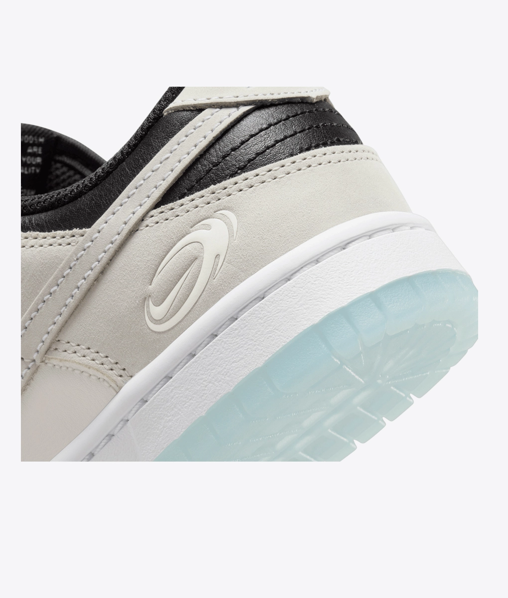Nike - Dunk Low Se - VegNonVeg