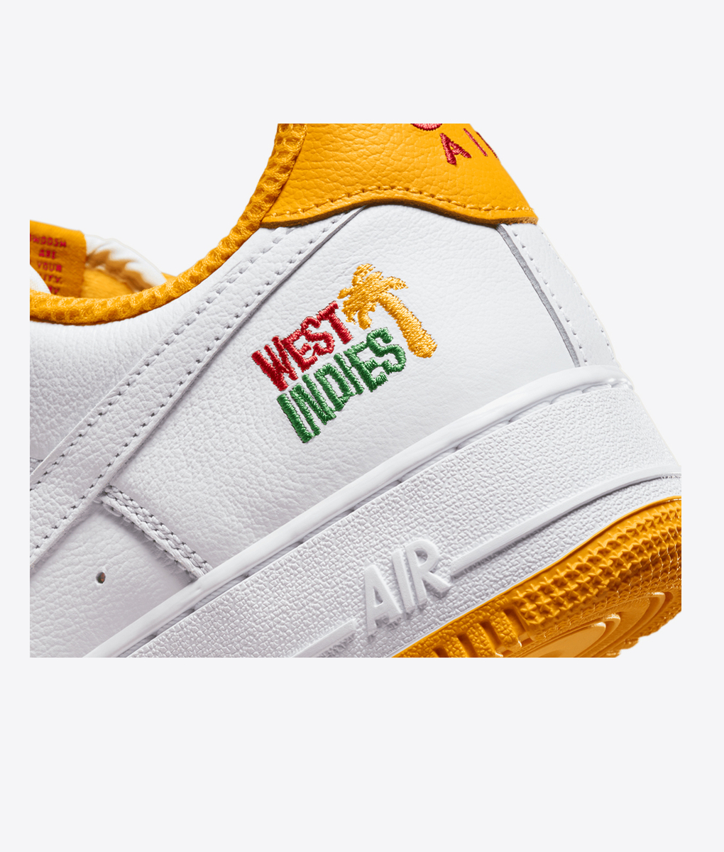 Nike - Elevate your sneaker game with the trendy NIKE AIR