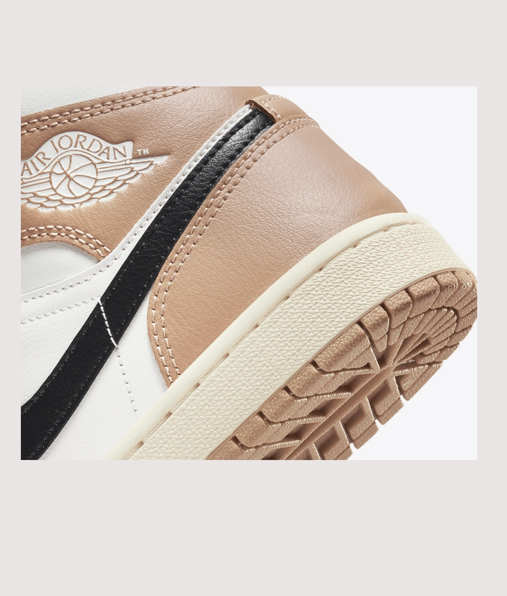 [NIKE] ナイキJordan 1 Mid : Sail Black Desert Nike Air Jordan 1 Mid Sail/Black-Desert Women's Size 10.5 UK