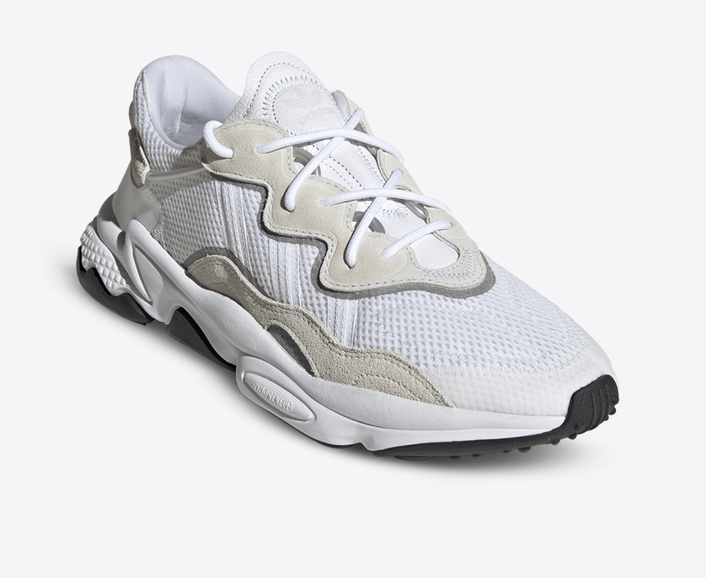 Ozweego store cloud white