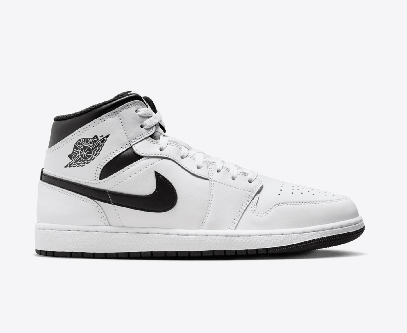 Black and white sales retro jordan 1