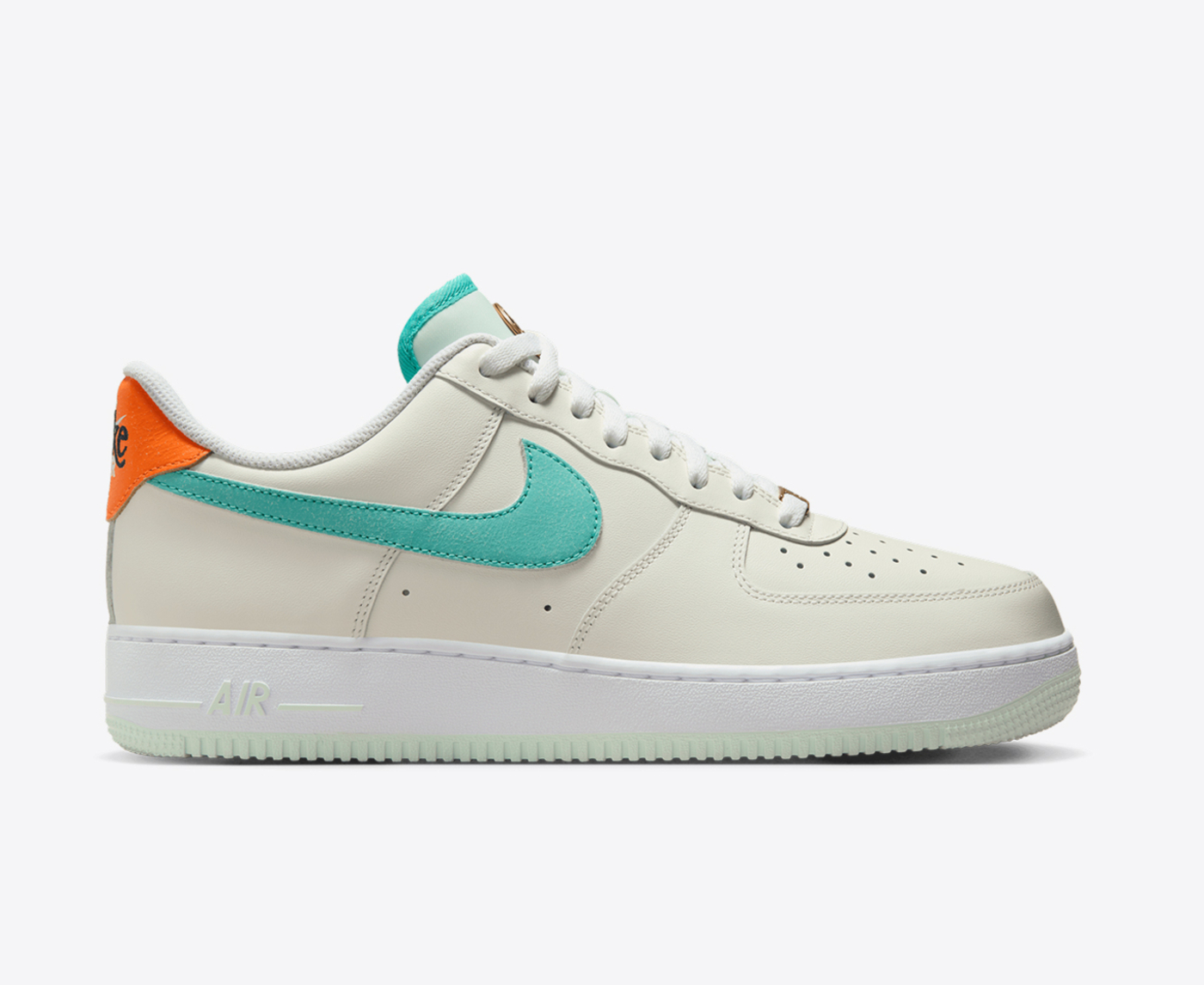 Nike AIR FORCE 1 07 SAIL GREEN FROST WHITE BARELY GREEN VegNonVeg