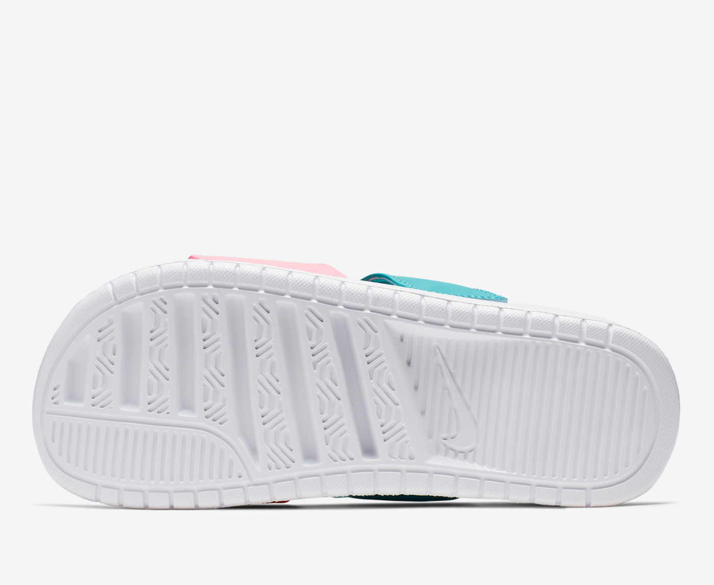 Nike benassi duo online ultra women's slide sandals