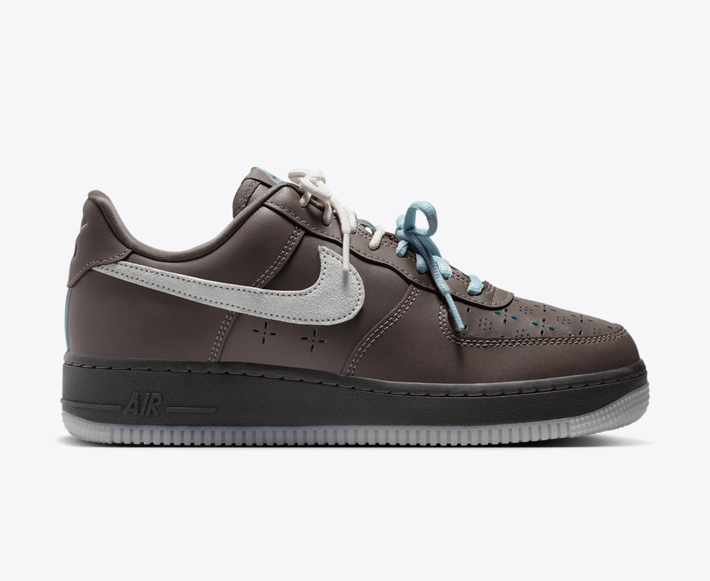Nike - AIR FORCE 1 '07 LV8 FEMME - VegNonVeg