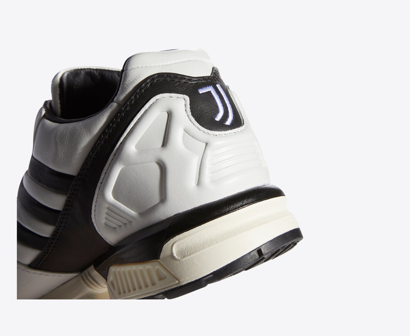Adidas Originals - ZX 6000 Juventus 'CRYWHT/CBLACK/BAHORA' - VegNonVeg