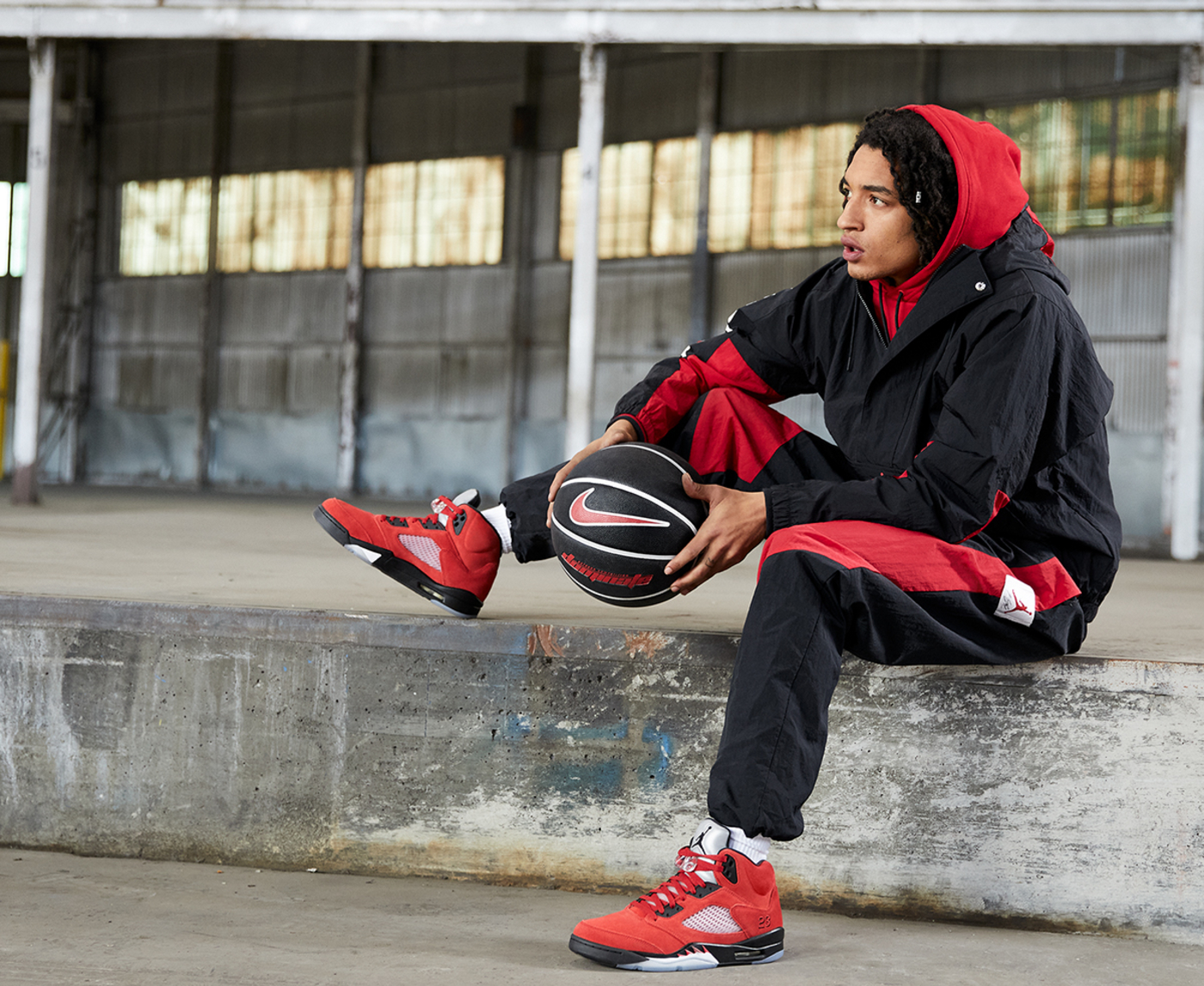 Jordan 5 varsity red on sale