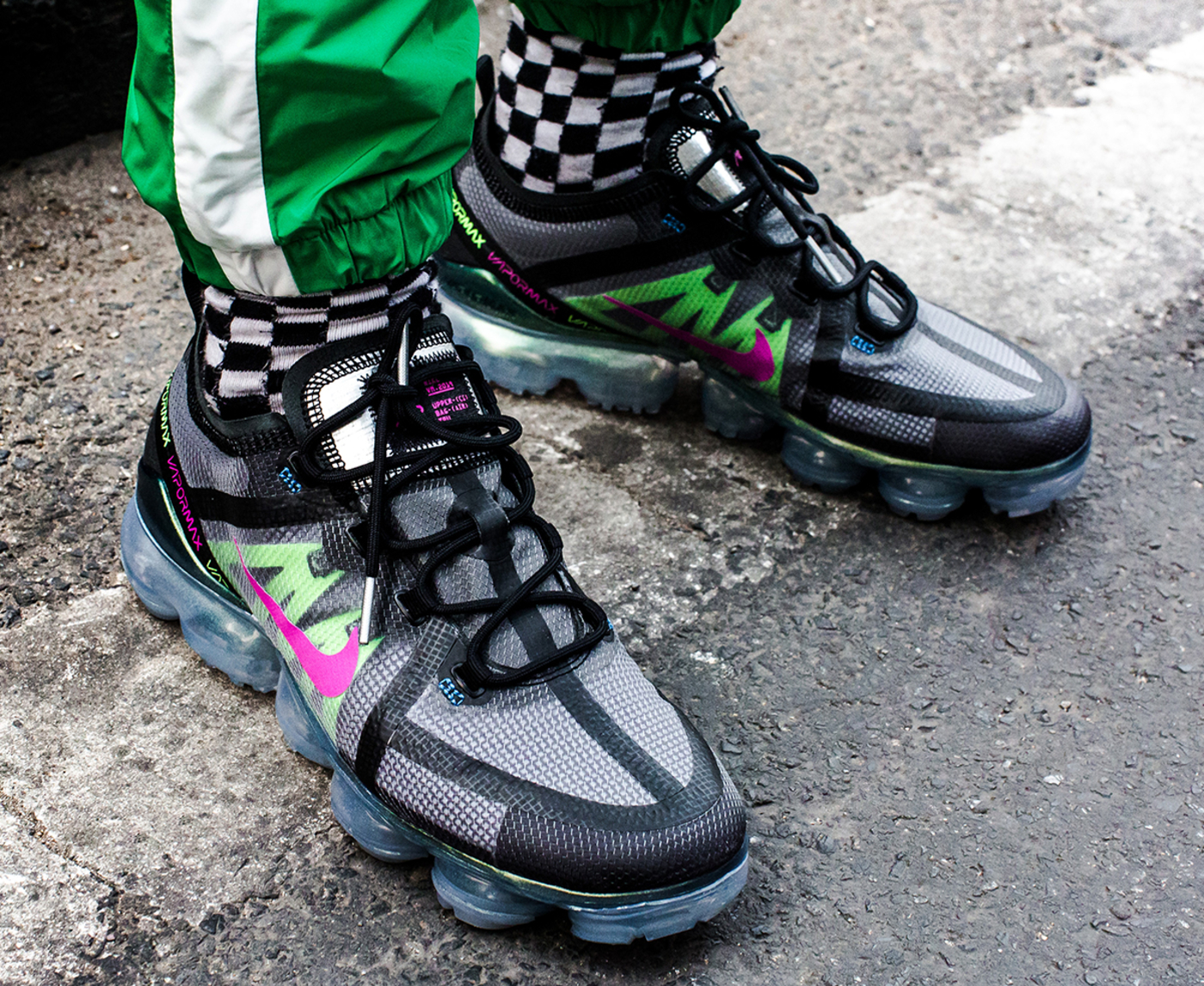 Nike air vapormax 2019 hotsell black/anthracite/laser fuchsia