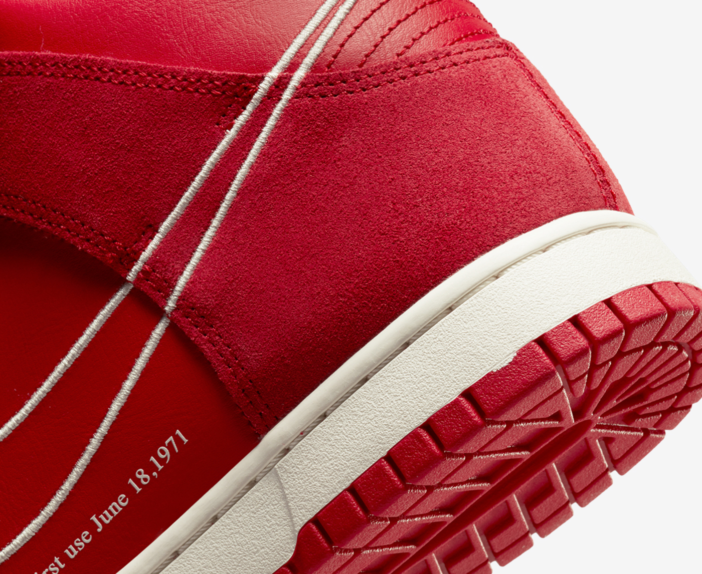 Nike - NIKE DUNK HI SE 'UNIVERSITY RED/SAIL/UNIVERSITY RED/SAIL