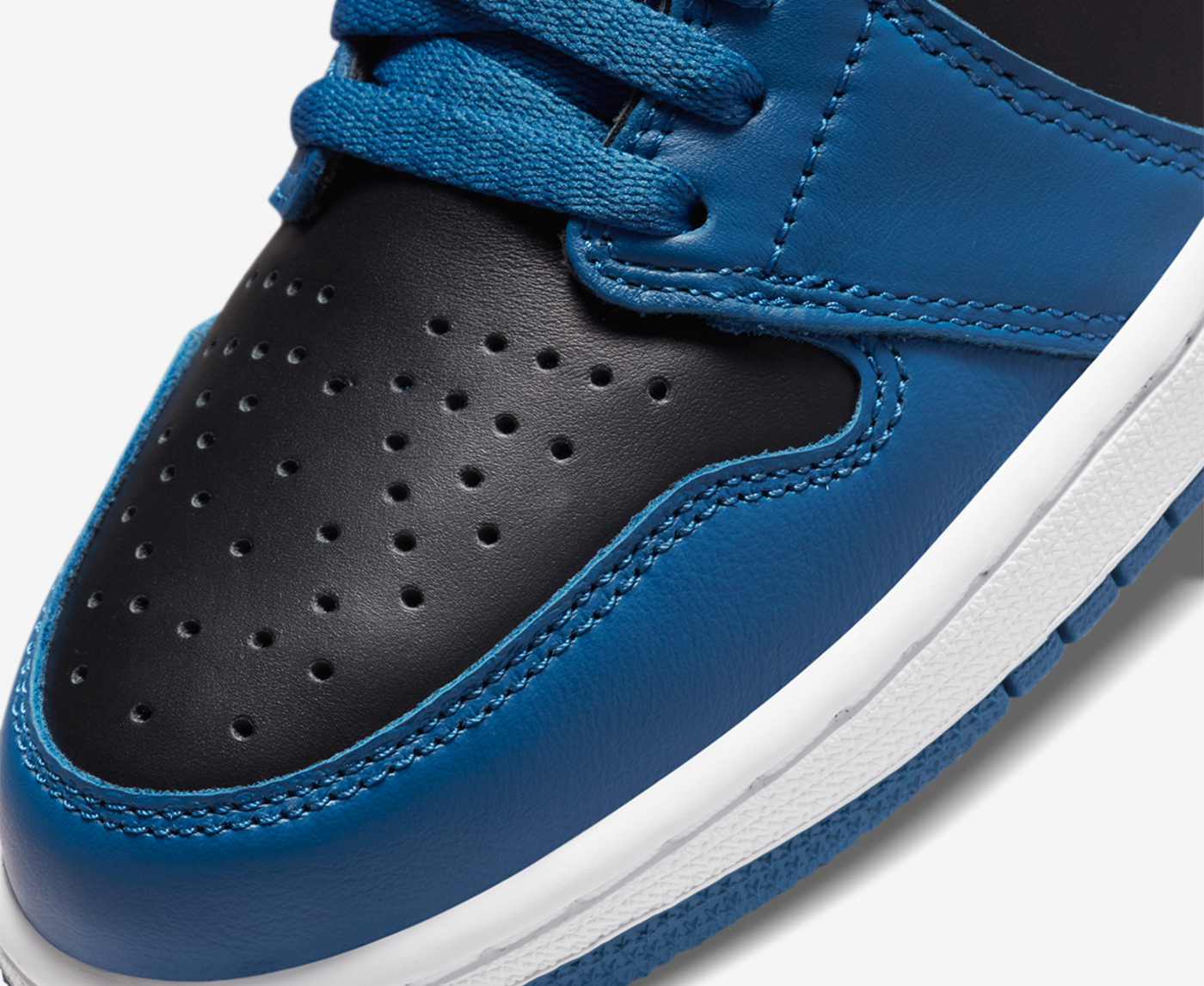 Jordan - AIR JORDAN 1 RETRO HIGH OG 'DK MARINA BLUE/BLACK/WHITE' - VegNonVeg