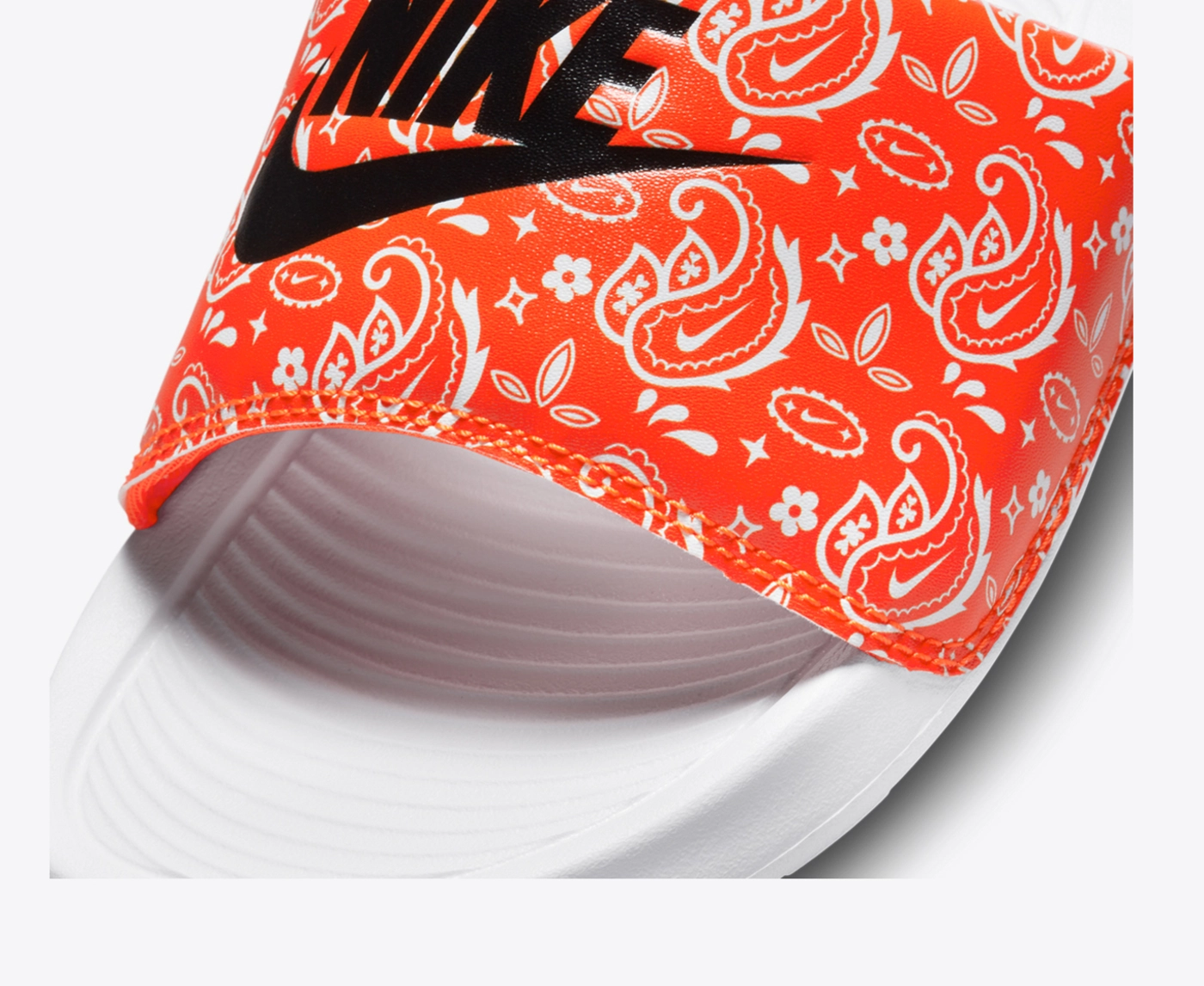Nike - W Victori One Slide Print - VegNonVeg