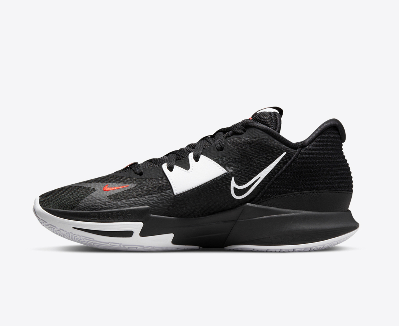 Kyrie low triple 2024 black on feet