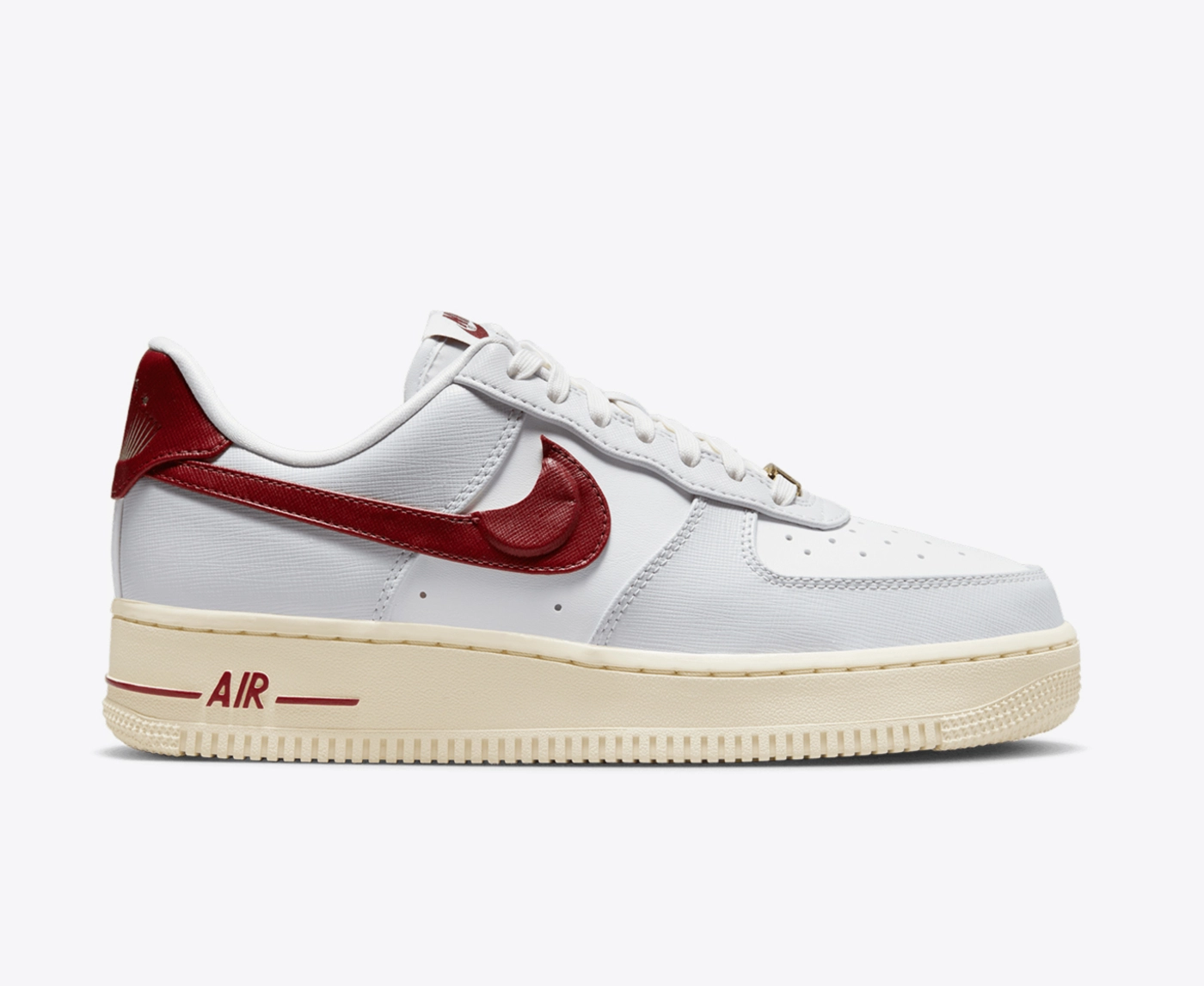 white and red air force 1 footlocker