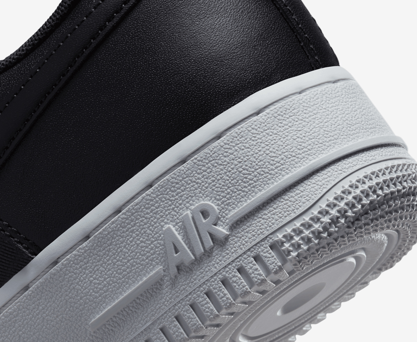 Nike - AIR FORCE 1 '07 LV8 'BLACK/BLACK-SUMMIT WHITE' - VegNonVeg