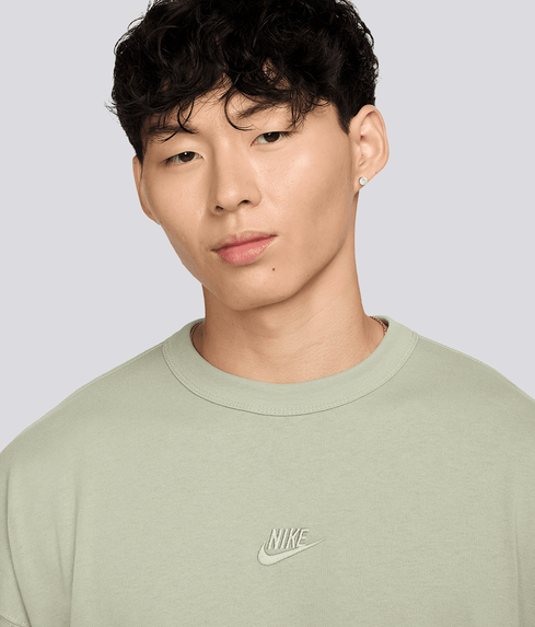 Nike - SPORTSWEAR PREMIUM ESSENTIALS TEE 'JADE HORIZON' - VegNonVeg