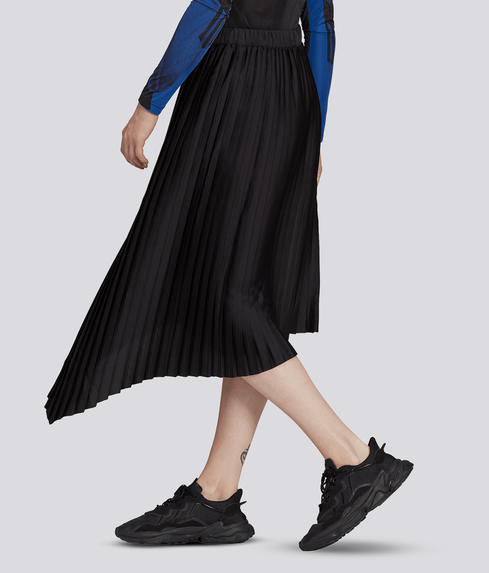 BLACK PLEATED SKIRT & FANCY FRIDAY LINKUP - Nancys Fashion Style-seedfund.vn