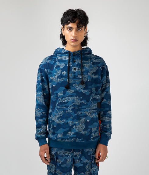 Blue nike hotsell camo hoodie