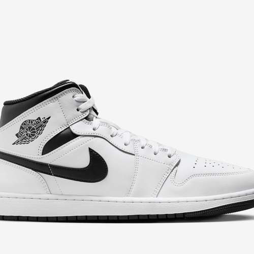 Jordan 1s store white and black